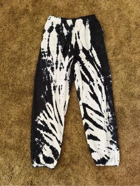 Grey + white Wild Fable tie-dye sweatpants; excellent condition